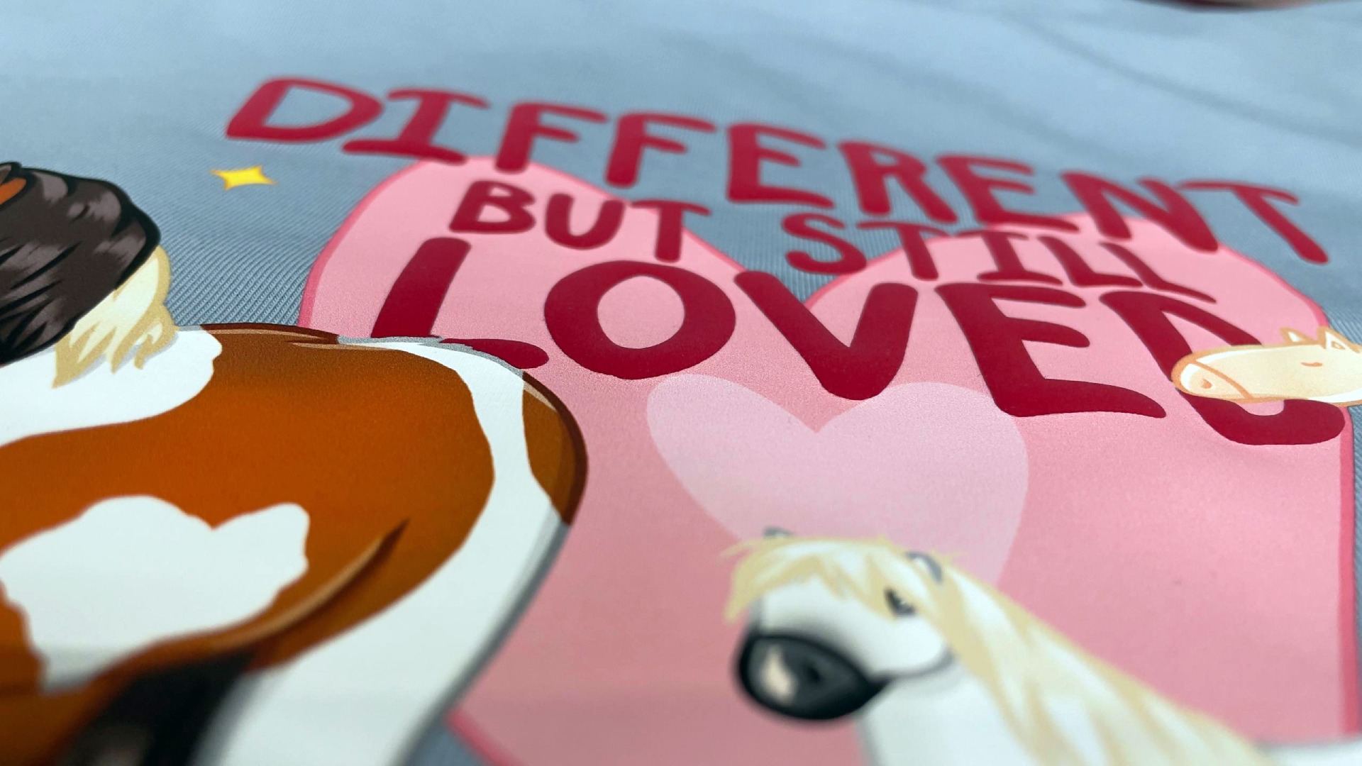 Яркие лонгсливы с DTF-печатью и PUFF надписью «под ключ» для бренда одежды «CloRide»