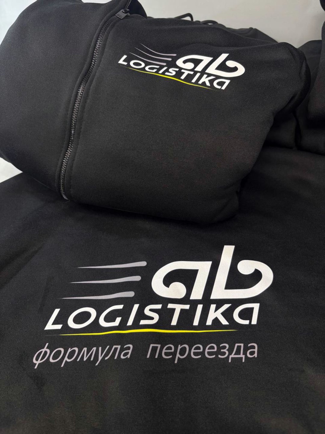 Толстовки с ДТФ печатью для команды компании «АБ-Логистика»