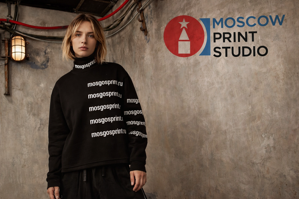 Почему DTF держится лучше на тёмных тканях — особенности технологии печати